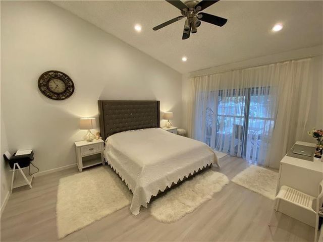 21135 Helmsman Drive O12, Miami, FL 33180