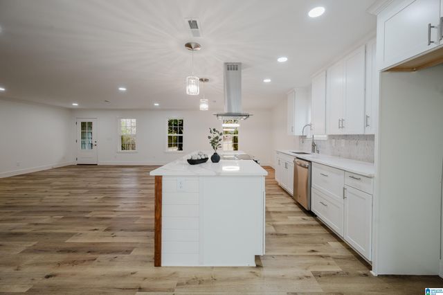 4704 CHIPPEWA LANE, Pelham, AL 35124