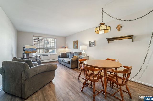 2007 Hawthorne Lane 2007, Mahwah, NJ 07430