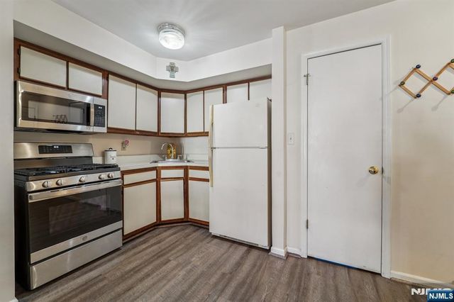 2007 Hawthorne Lane 2007, Mahwah, NJ 07430