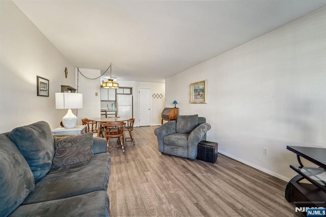 2007 Hawthorne Lane 2007, Mahwah, NJ 07430