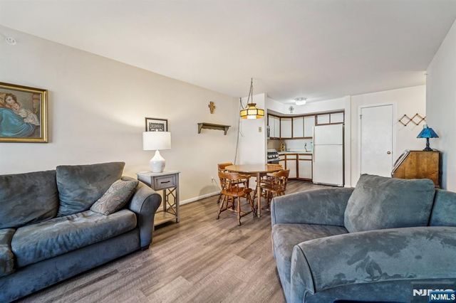 2007 Hawthorne Lane 2007, Mahwah, NJ 07430