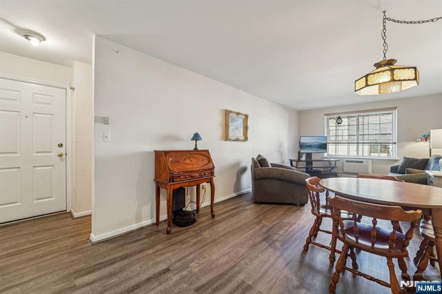 2007 Hawthorne Lane 2007, Mahwah, NJ 07430