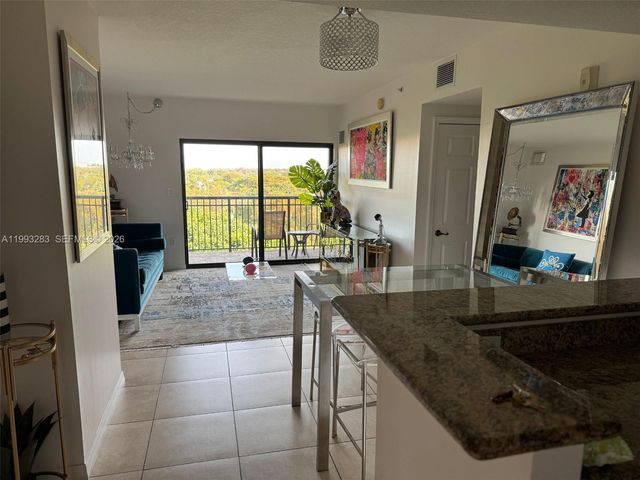 3530 SW 22nd St 706, Miami, FL 33145