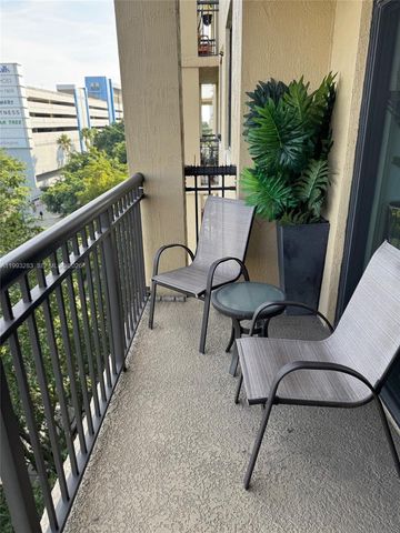 3530 SW 22nd St 706, Miami, FL 33145