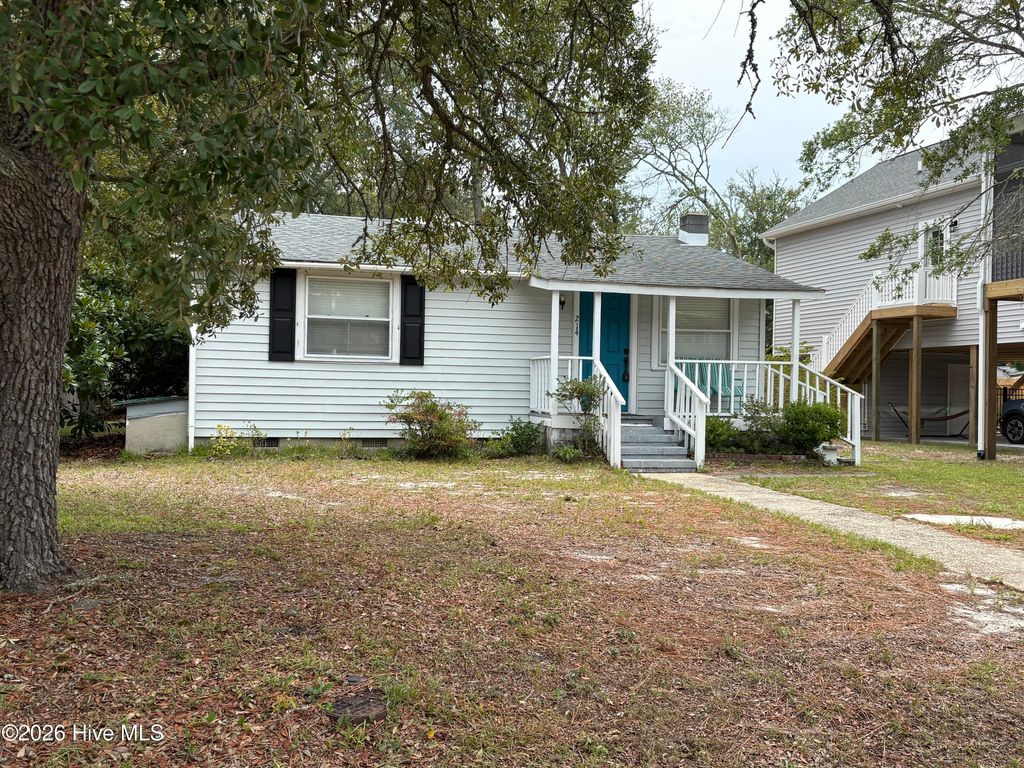 214 NE 64th Street, Oak Island, NC 28465