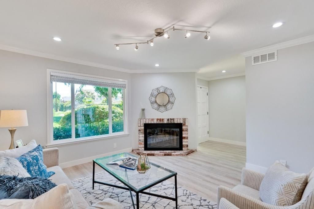 Image 4 of property listing at 3440 Brushcreek Way, San Jose, CA 95121