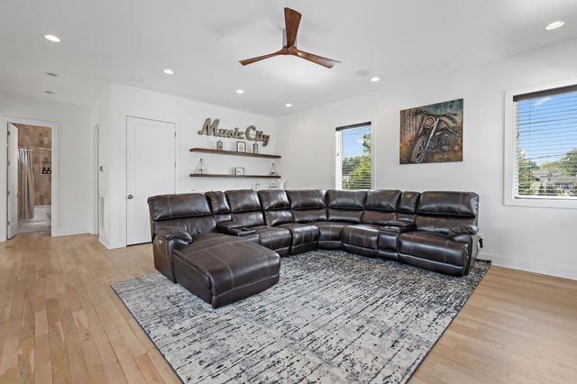 1002 W Grove Ave, Nashville, TN 37203