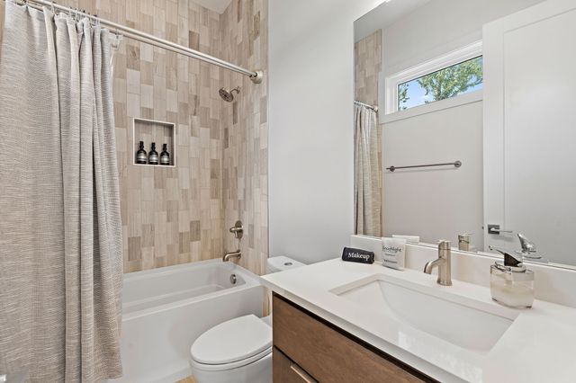 1002 W Grove Ave, Nashville, TN 37203