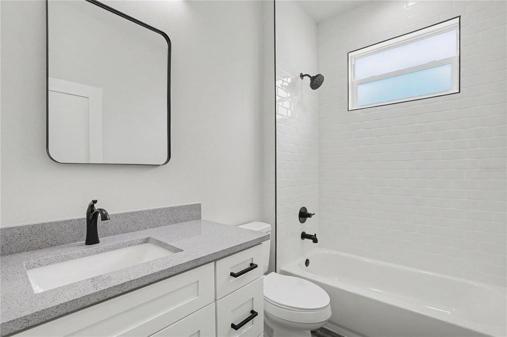 Image 12 of property listing at 4013 E CURTIS STREET, Tampa, FL 33610