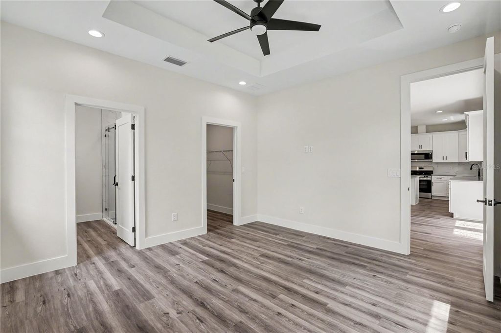 Image 14 of property listing at 4013 E CURTIS STREET, Tampa, FL 33610