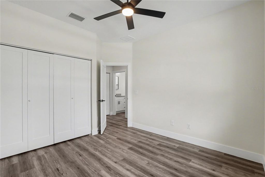 Image 17 of property listing at 4013 E CURTIS STREET, Tampa, FL 33610