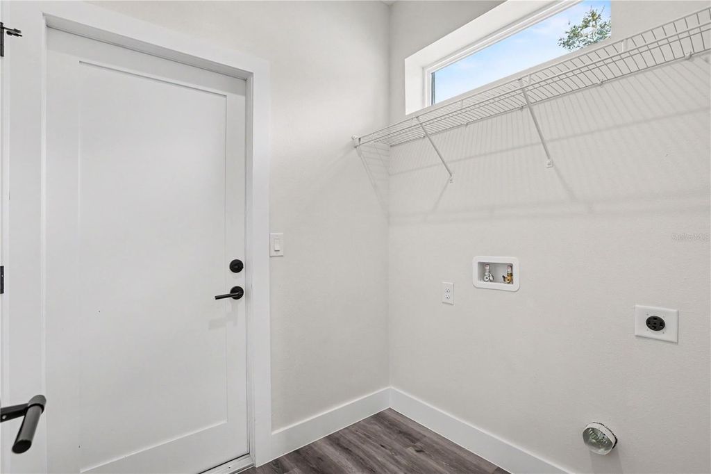 Image 23 of property listing at 4013 E CURTIS STREET, Tampa, FL 33610