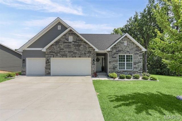 119 Nathan Way Court, Edwardsville, IL 62025