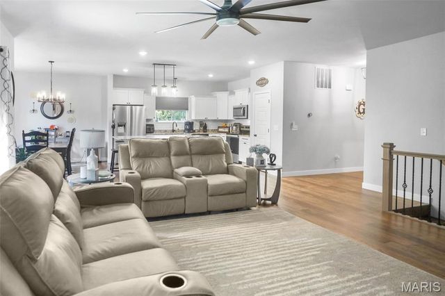 119 Nathan Way Court, Edwardsville, IL 62025