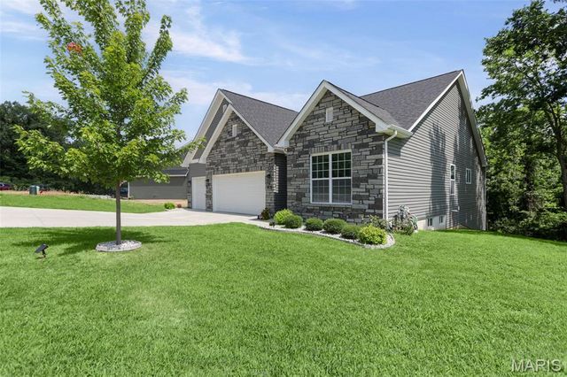 119 Nathan Way Court, Edwardsville, IL 62025