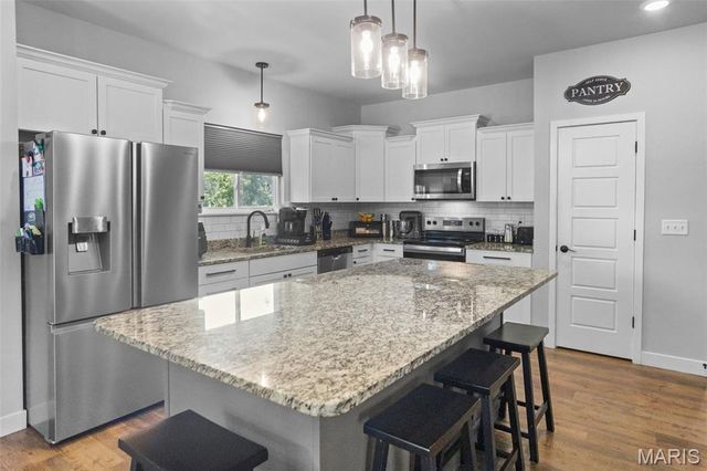 119 Nathan Way Court, Edwardsville, IL 62025