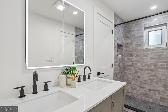 4920 PINEY BRANCH RD NW, Washington, DC 20011