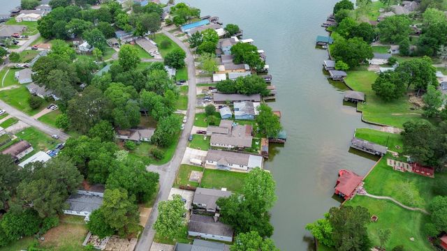 14184 Shadow Bay Drive, Willis, TX 77318