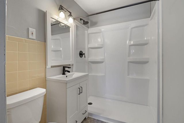 8415 14th AVENUE, Kenosha, WI 53143