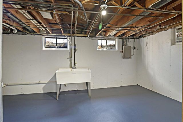 8415 14th AVENUE, Kenosha, WI 53143