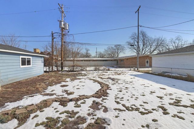 8415 14th AVENUE, Kenosha, WI 53143