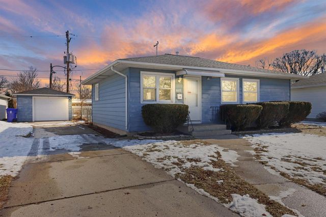 8415 14th AVENUE, Kenosha, WI 53143