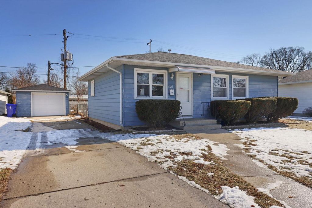 8415 14th AVENUE, Kenosha, WI 53143