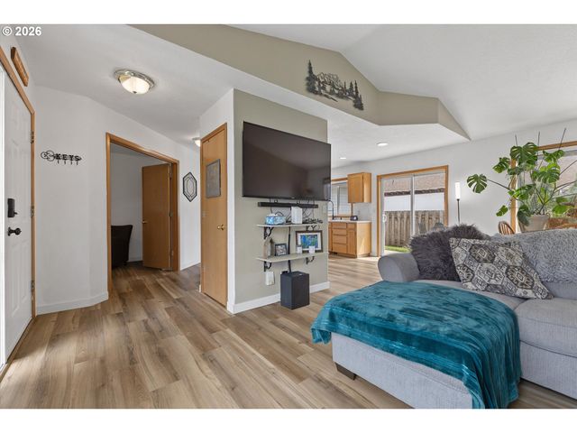 708 BELL St, Dayton, OR 97114