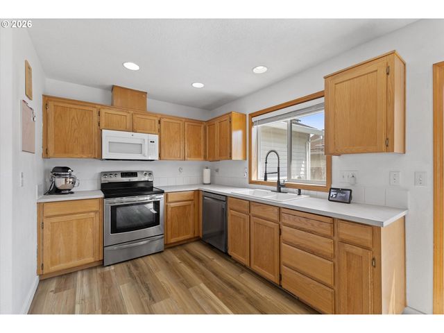 708 BELL St, Dayton, OR 97114