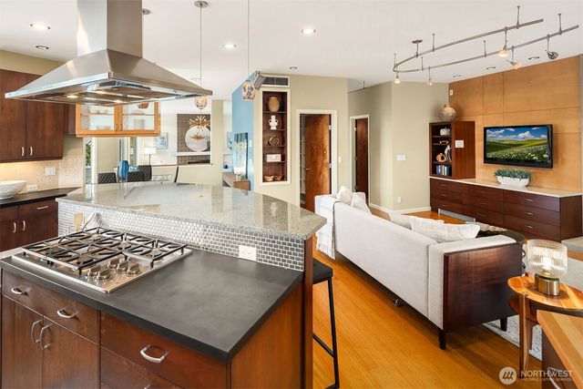 14740 SE 56th Street, Bellevue, WA 98006