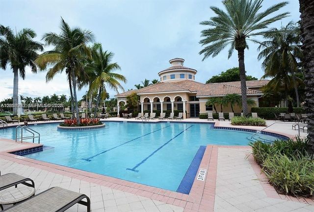 957 N Harbor View 957, Hollywood, FL 33019