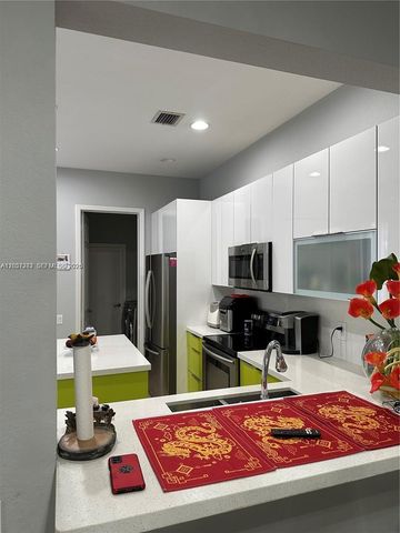 957 N Harbor View 957, Hollywood, FL 33019