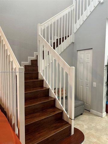 957 N Harbor View 957, Hollywood, FL 33019