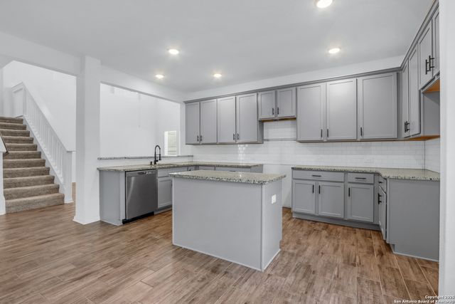 1625 Lawnside, San Antonio, TX 78245