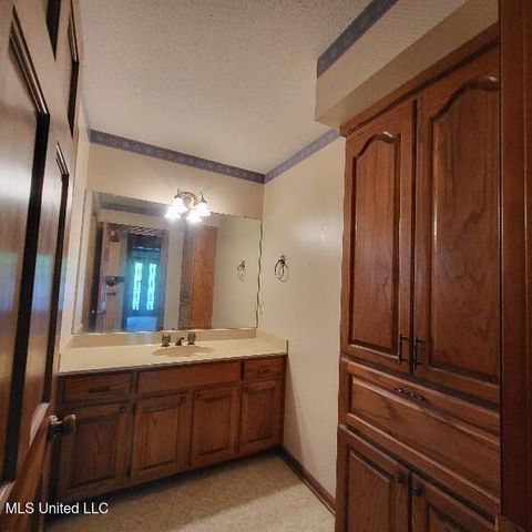 2411 Burke Street, Gulfport, MS 39507