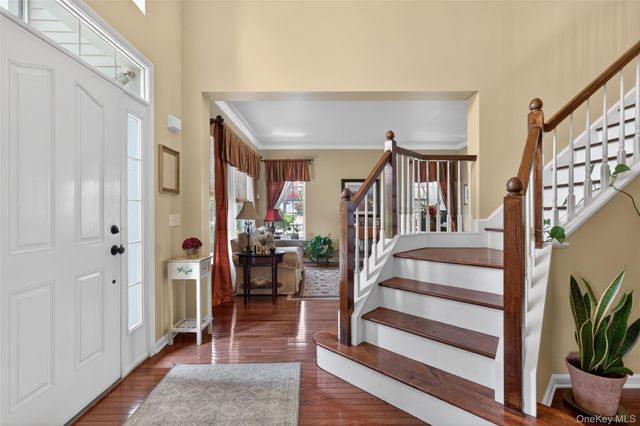 17 Oldwyck Crescent, Highland Mills, NY 10930