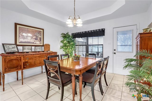 124 Gardenridge Drive, Seguin, TX 78155