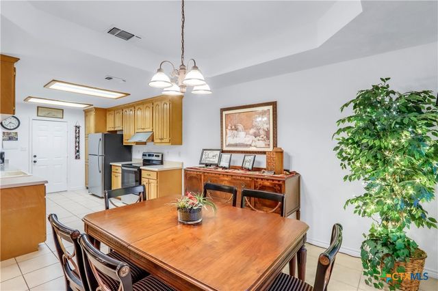 124 Gardenridge Drive, Seguin, TX 78155