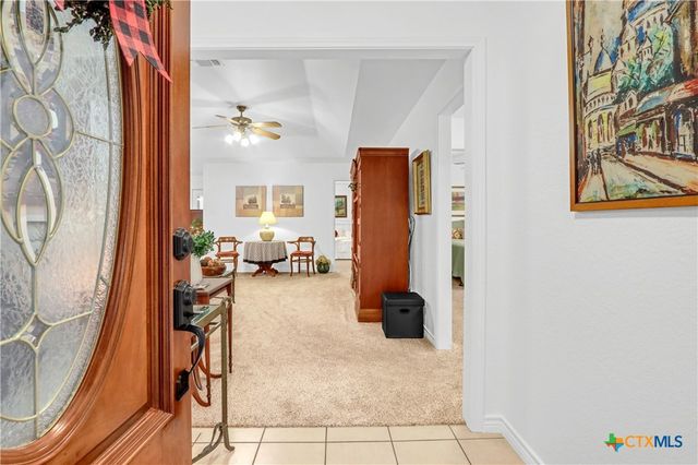 124 Gardenridge Drive, Seguin, TX 78155