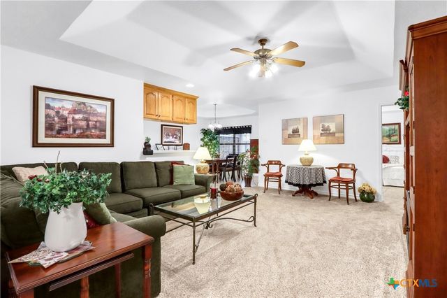 124 Gardenridge Drive, Seguin, TX 78155