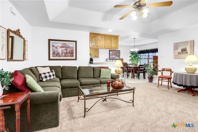 124 Gardenridge Drive, Seguin, TX 78155