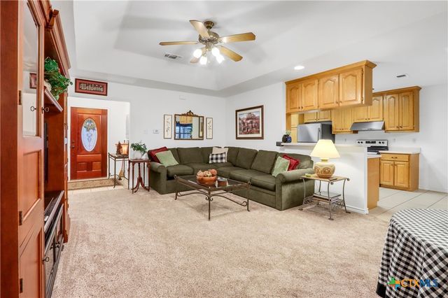 124 Gardenridge Drive, Seguin, TX 78155