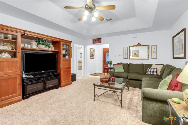 124 Gardenridge Drive, Seguin, TX 78155