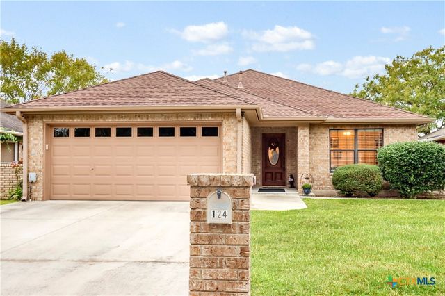 124 Gardenridge Drive, Seguin, TX 78155