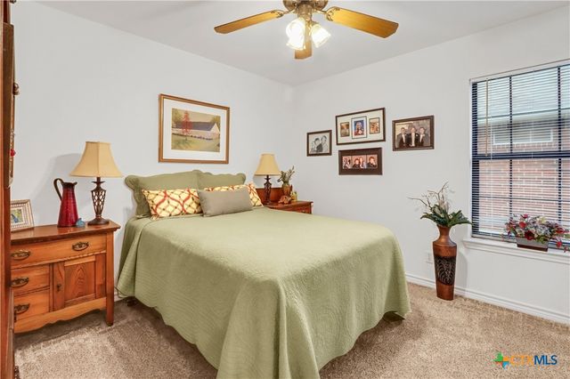 124 Gardenridge Drive, Seguin, TX 78155