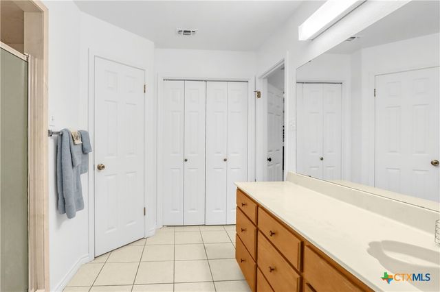 124 Gardenridge Drive, Seguin, TX 78155