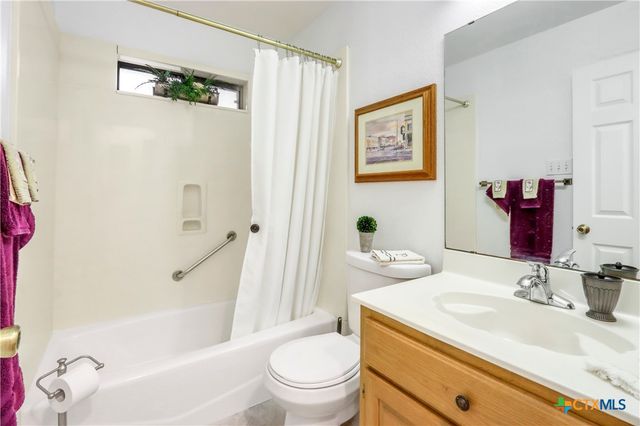 124 Gardenridge Drive, Seguin, TX 78155