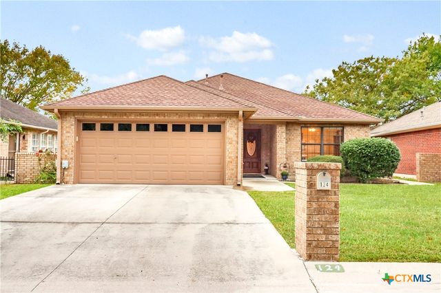 124 Gardenridge Drive, Seguin, TX 78155