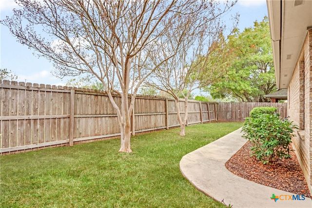 124 Gardenridge Drive, Seguin, TX 78155